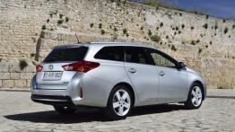 Toyota Auris II Touring Sports - widok z tyłu