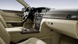 Mercedes Klasa E W212 - pełny panel przedni