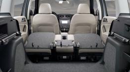 Skoda Yeti 2009 - tylna kanapa złożona, widok z bagażnika