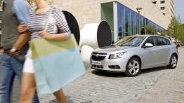 Chevrolet Cruze hatchback ECO-TEC - lewy bok