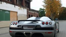 Koenigsegg CCR Edo Competition - tył - reflektory wyłączone