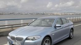 BMW serii 5 ActiveHybrid - przód - inne ujęcie