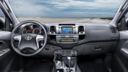 Toyota Hilux VII Double Cab Facelifting - pełny panel przedni