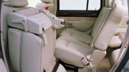 Lincoln Aviator - tylna kanapa złożona, widok z boku