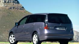 Mitsubishi Grandis - widok z tyłu