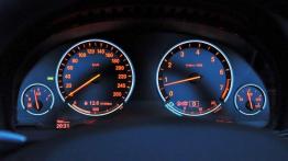 BMW 650i Cabrio xDrive - król bulwarów