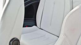 Peugeot RCZ 1.6 THP 200KM - randka z przechodniami