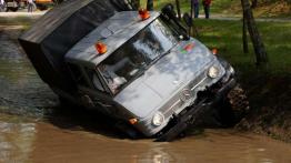 Gdzie diabeł nie może tam ... Unimoga pośle