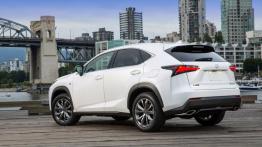 Lexus NX 200t F-Sport (2015) - wersja amerykańska - widok z tyłu