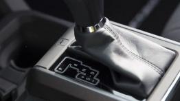 Toyota Tacoma II Facelifting TRD Off-Road Access Cab (2016) - dźwignia zmiany biegów