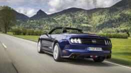 Ford Mustang VI Cabrio EcoBoost (2015) - wersja europejska - widok z tyłu