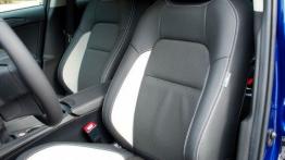 Toyota Avensis III Facelifting 2015 - galeria redakcyjna - fotel kierowcy, widok z przodu