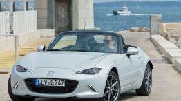 Mazda MX-5 IV White (2015) - widok z przodu