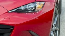 Mazda MX-5 IV Soul Red (2015) - lewy przedni reflektor - wyłączony