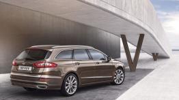 Ford Vignale Mondeo Kombi (2015) - widok z tyłu