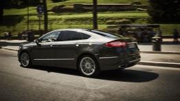 Ford Vignale Mondeo Sedan (2015) - widok z tyłu