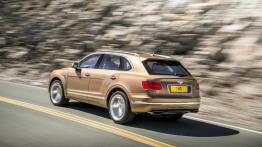 Bentley Bantayga (2016) - widok z tyłu