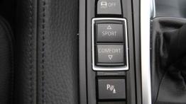 BMW X6 F16 xDrive30d 258KM - galeria redakcyjna - panel sterowania na tunelu środkowym