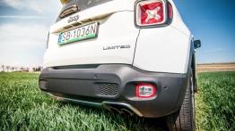 Jeep Renegade 1.4 MultiAir 140KM - galeria redakcyjna - widok z tyłu