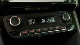 Volkswagen Polo V Hatchback 3d 1.4 TSI 180KM - galeria redakcyjna - panel sterowania wentylacją i na