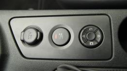 Peugeot RCZ Coupe 1.6L THP 16v 200KM - galeria redakcyjna 2 - tunel środkowy między fotelami