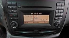 Mercedes Vito W639 Furgon Facelifting 110 CDI 95KM - galeria redakcyjna - radio/cd/panel lcd