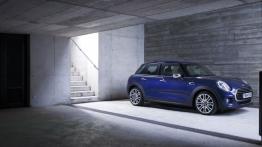 Mini Cooper D 2014 - wersja 5-drzwiowa - prawy bok