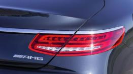 Mercedes S65 AMG Coupe (2014) - prawy tylny reflektor - wyłączony