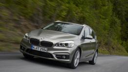 BMW 225i Active Tourer (2014) - widok z przodu