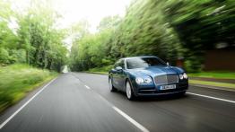 Bentley Flying Spur V8 (2014) - widok z przodu