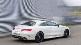Mercedes S63 AMG Coupe (2014) - widok z tyłu