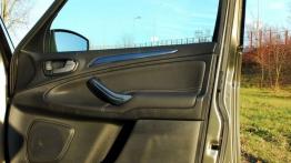 Ford S-Max Van Facelifting 2.0 EcoBoost 240KM - galeria redakcyjna - drzwi pasażera od wewnątrz