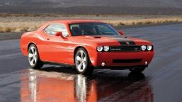 Dodge Challenger SRT8 - widok z przodu