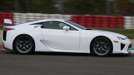 Lexus LFA - prawy bok