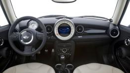 Mini Clubman Cooper Facelifting - pełny panel przedni