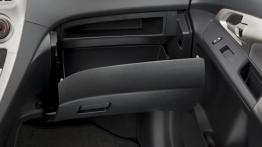 Toyota Matrix 2011 - schowek przedni otwarty