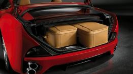 Ferrari California - tył - bagażnik otwarty