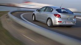 Chevrolet Cruze hatchback ECO-TEC - widok z tyłu