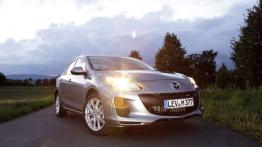 Mazda 3 sedan 2012 - widok z przodu