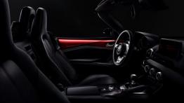 Mazda MX-5 IV (2015) - widok ogólny wnętrza z przodu