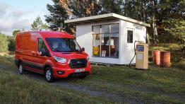 Nowy Ford Transit i Tourneo PHEV / MHEV – czy hybryda da Ci zarobić?