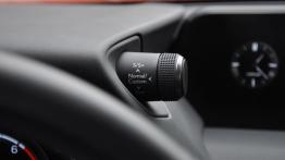 Lexus UX – nowy japoński crossover niczym „lizak za szybą”