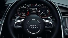 Audi R8 - stuknięty profesor po kuracji odmładzającej