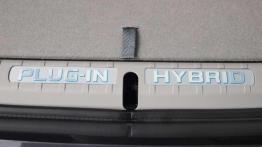 Zmusza do przemyśleń - Toyota Prius Plug-in Hybrid