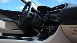 Jaguar XE 2.0d Prestige - Rademenes