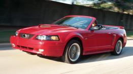 Ford Mustang - krótka historia sportowego Forda - widok z przodu