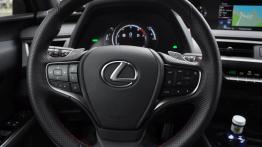 Lexus UX - galeria redakcyjna - kierownica