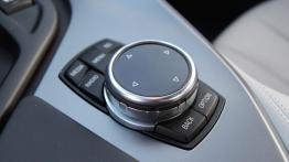 BMW i8 362KM - galeria redakcyjna (2) - panel sterowania na tunelu środkowym