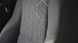 Toyota Tacoma II Facelifting TRD Off-Road Access Cab (2016) - fotel pasażera, widok z przodu