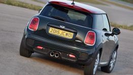 Mini John Cooper Works 2015 - widok z tyłu